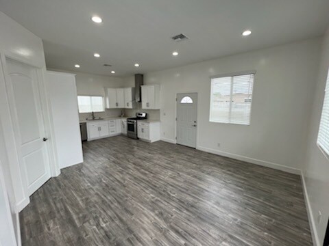 Building Photo - 13317 Arminta St