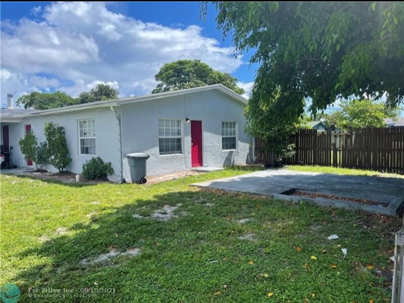 548 NW 2nd Way Unit A4, Deerfield Beach, FL 33441 Room for Rent in