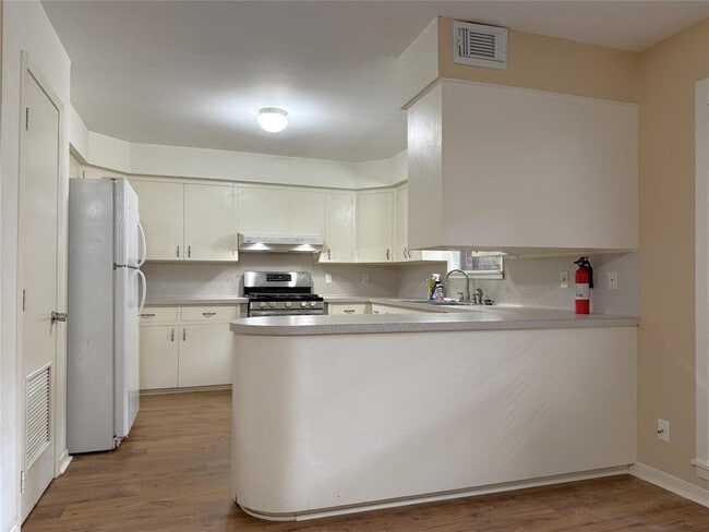 Foto del edificio - 5712 Sewanee Ave