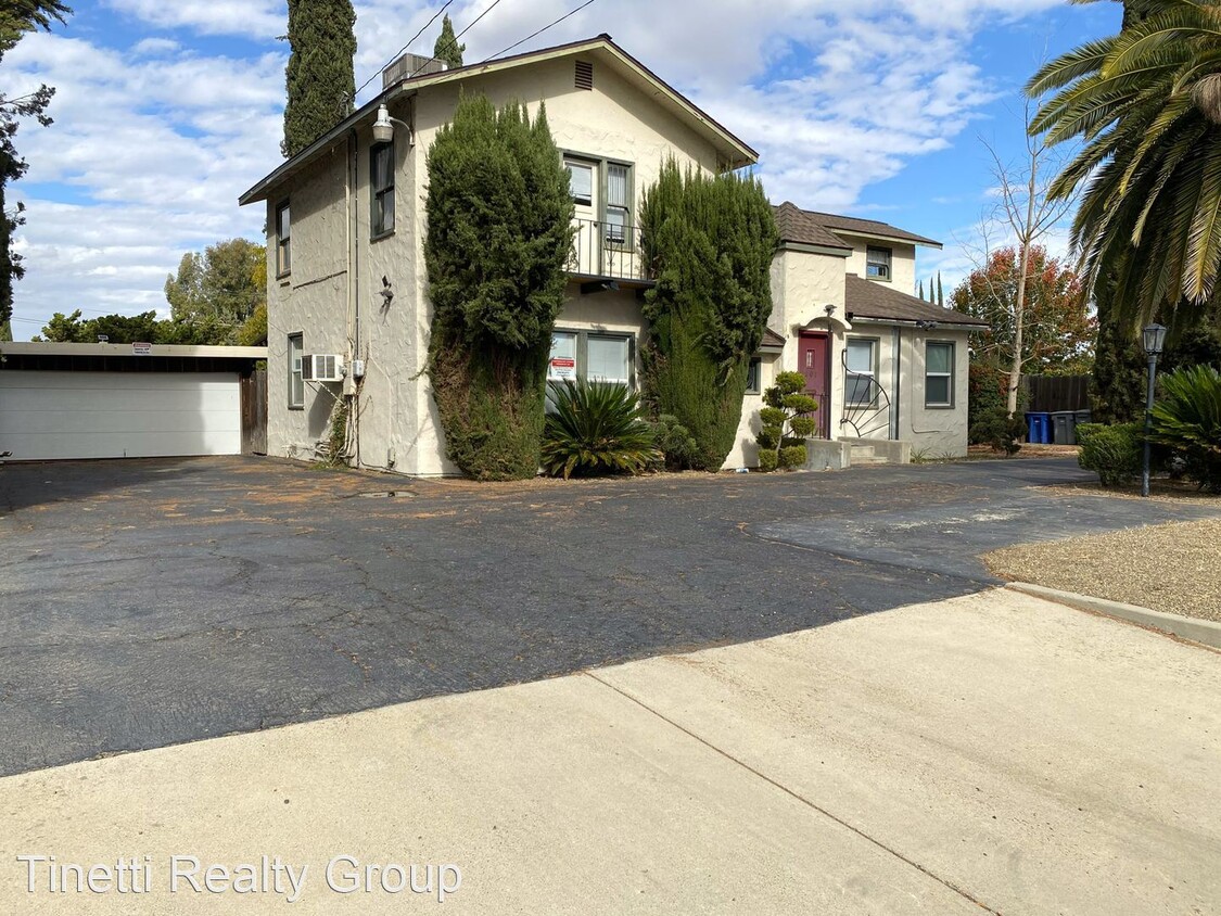 Primary Photo - 3 br, 2 bath House - 201 E Alexander Ave.