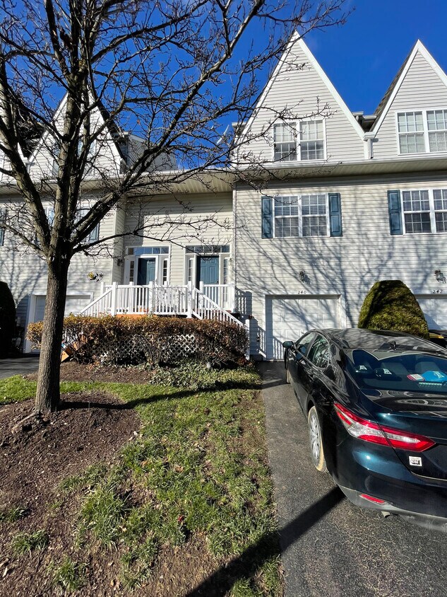 240 Roosevelt Ave, Downingtown, PA 19335 Townhome Rentals in