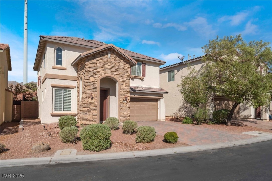 Foto principal - 7013 Whipple Manor St