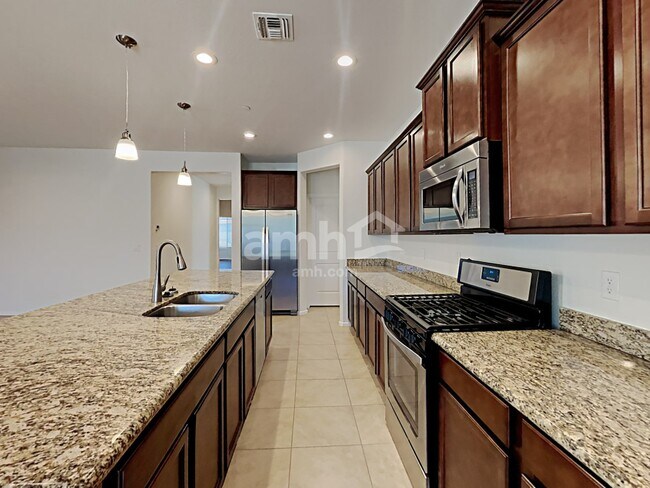 Foto del edificio - 1838 N 212th Ln