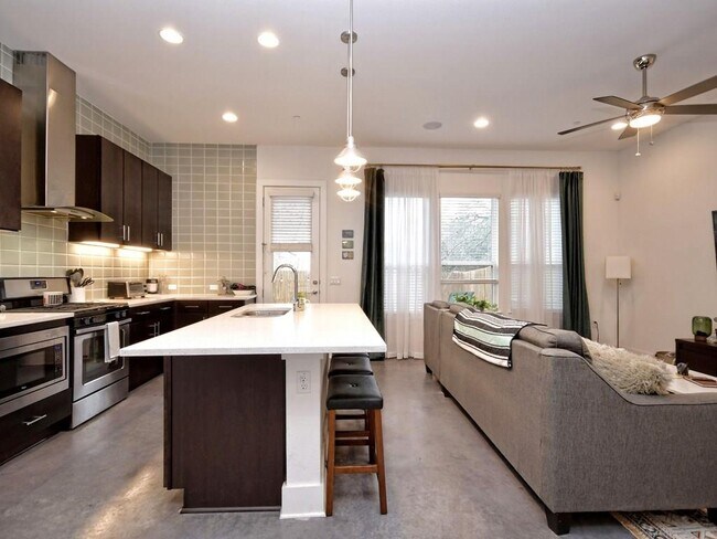 Foto del edificio - 8922 Menchaca Rd