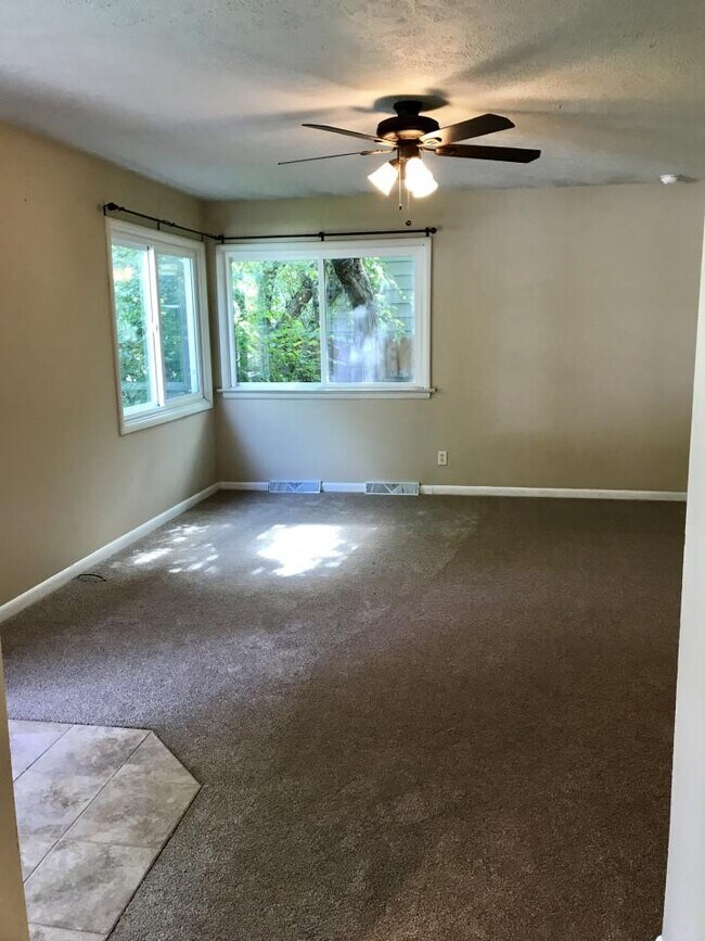 Foto del edificio - 3 bedroom in Billings MT 59102