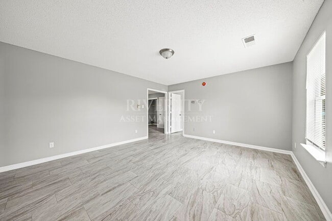 Building Photo - Frayser Beauty !!!!!! Section 8 Welcomed !!!!!