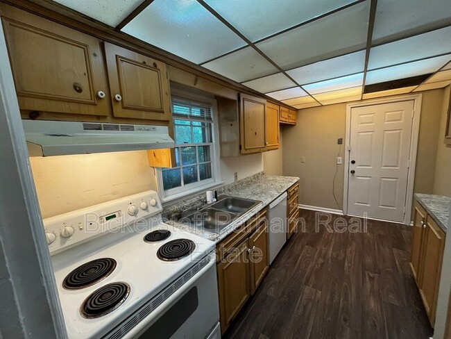 Building Photo - 1518 Forest Dr