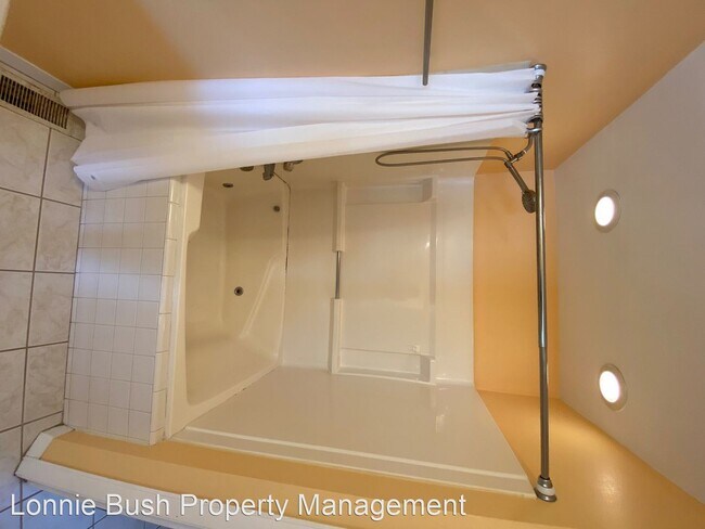 Building Photo - 3 br, 3 bath House - 2300 Merry Oaks Court