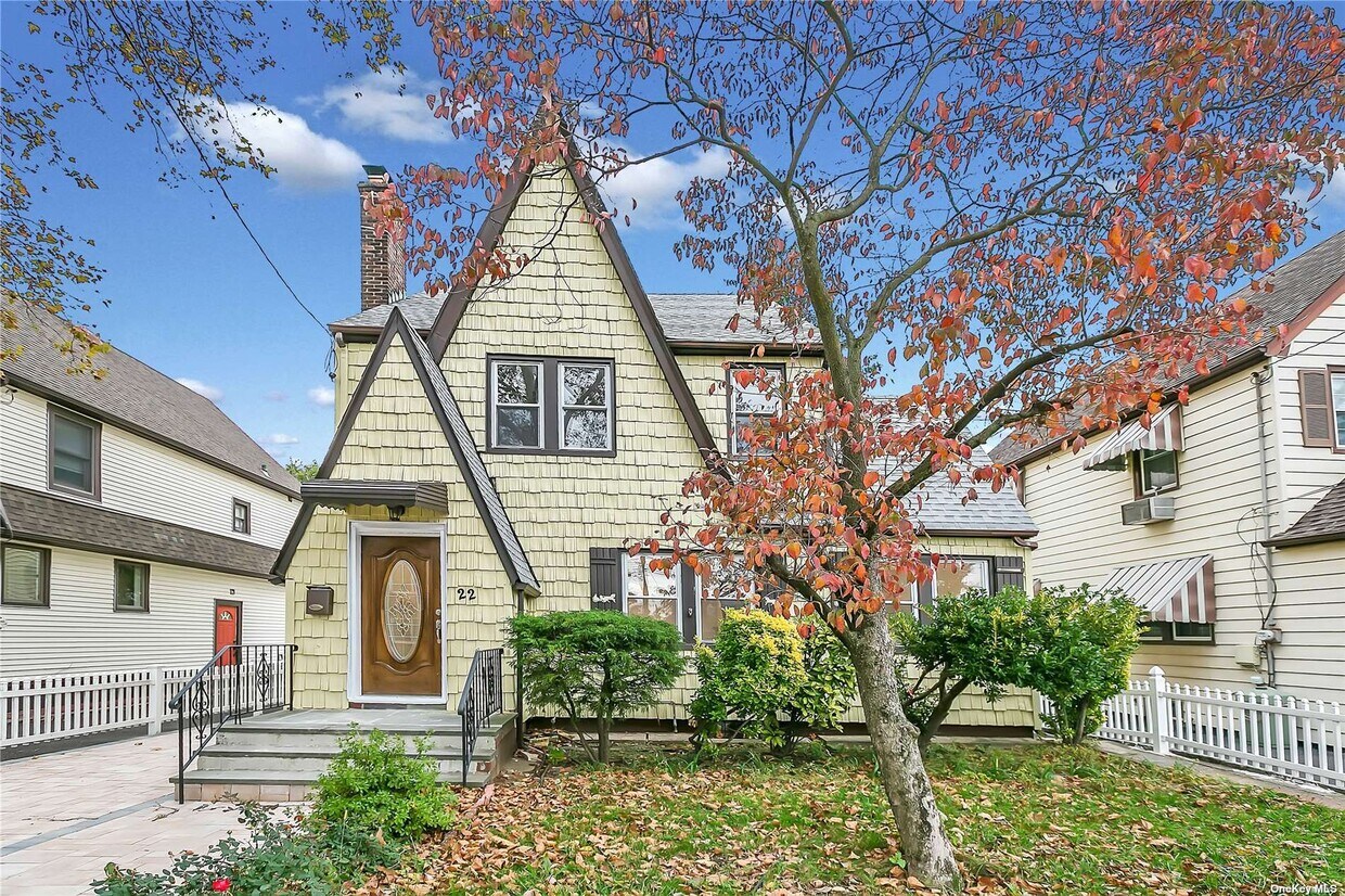 Primary Photo - 22 Oakley Pl