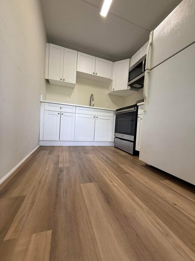 Foto del edificio - 2000 Springdale Blvd