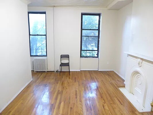 Foto del edificio - 483 Warren St