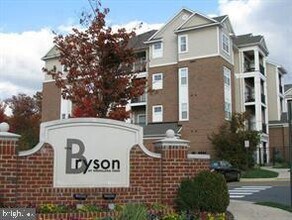 Building Photo - 12937 Centre Park Cir
