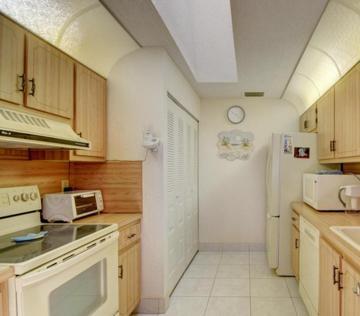Building Photo - 14606 Lucy Dr