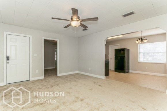 Foto del edificio - NOW AVAILABLE! - 227 Thomas Ave, Frostproo...