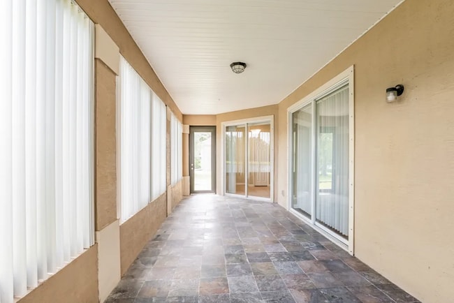 Foto del edificio - 258 Perfect Dr