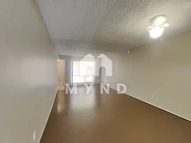 Building Photo - 8343 N 59th Dr