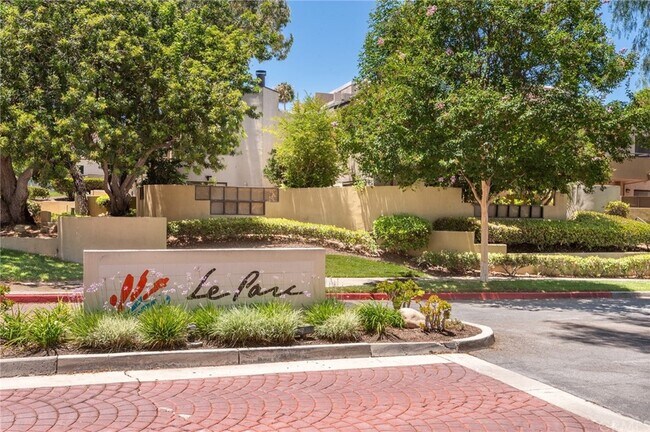 Foto del edificio - 13133 Le Parc Blvd