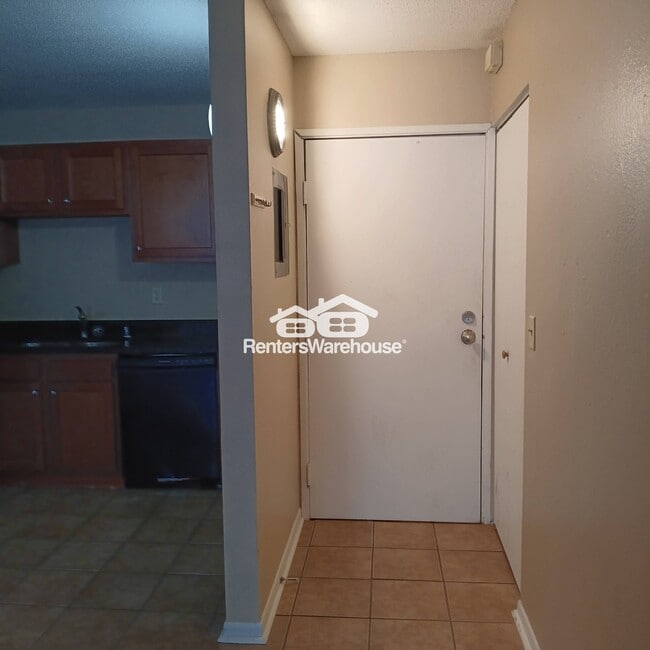 Building Photo - 1310 6th Ave S