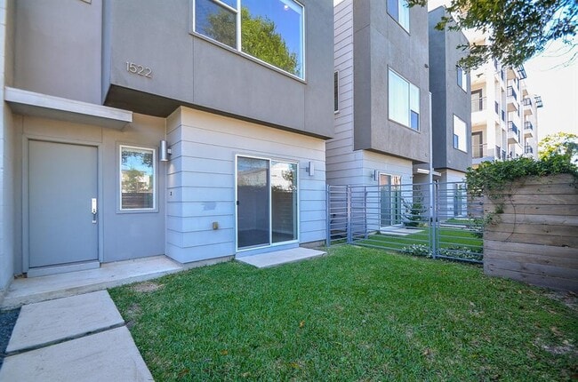 Building Photo - 1522 Blodgett St