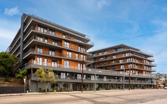 Building Photo - OnSunset Co-Living