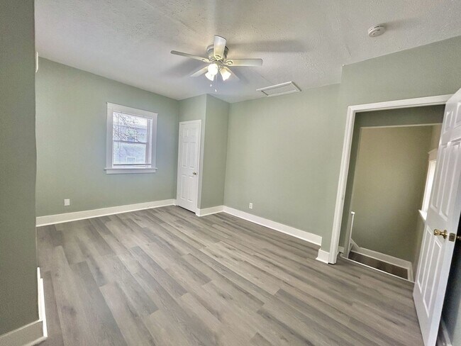 Foto del edificio - 3062 Kerper Ave