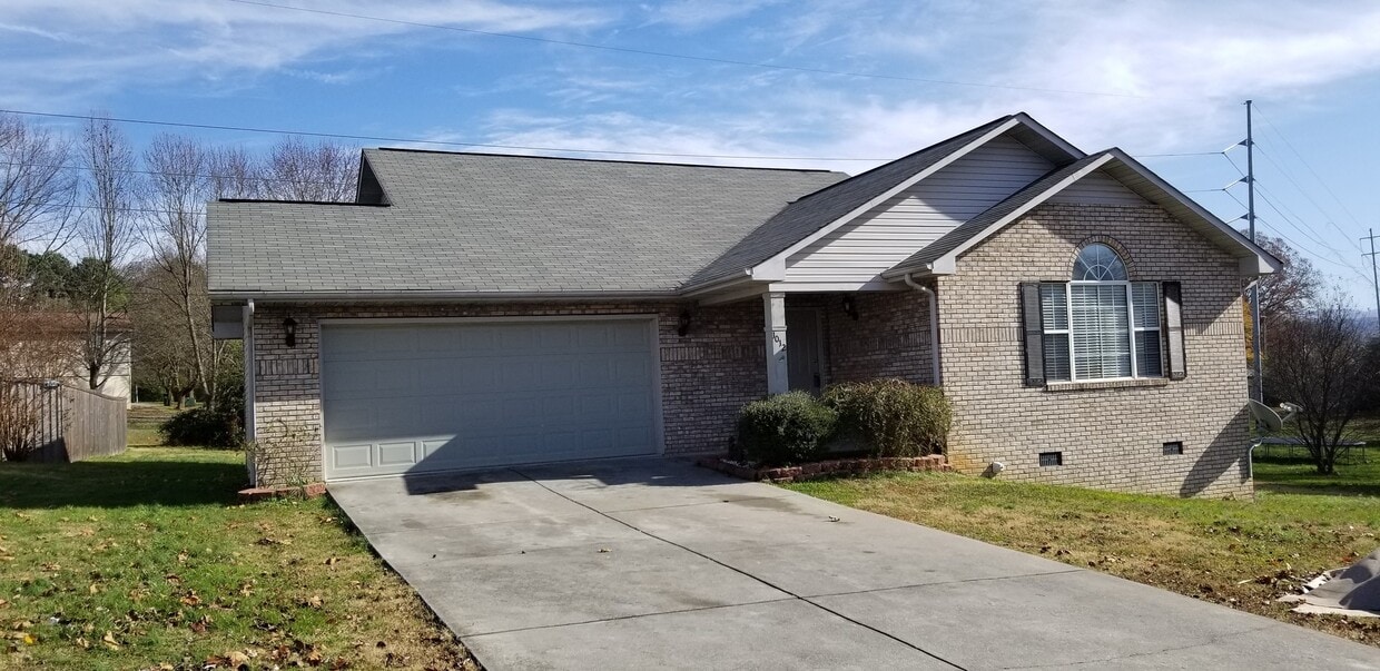 Maryville 37804 - 3 bedroom, 2 Bath Home , 2 car garage - Contact Donna Bailey (865) 389-6590 - Maryville 37804 - 3 bedroom, 2 Bath Home , 2 car garage - Contact Donna Bailey (865) 389-6590