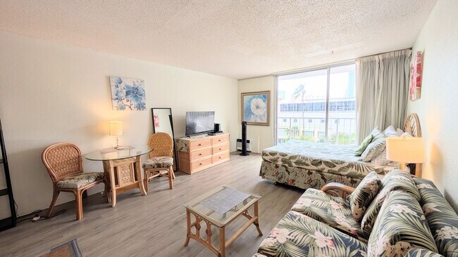 Building Photo - Fully furnished studio with parking and all utilities at Marine Surf
