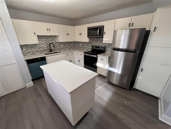 Foto del edificio - 314 Spring Lakes Blvd