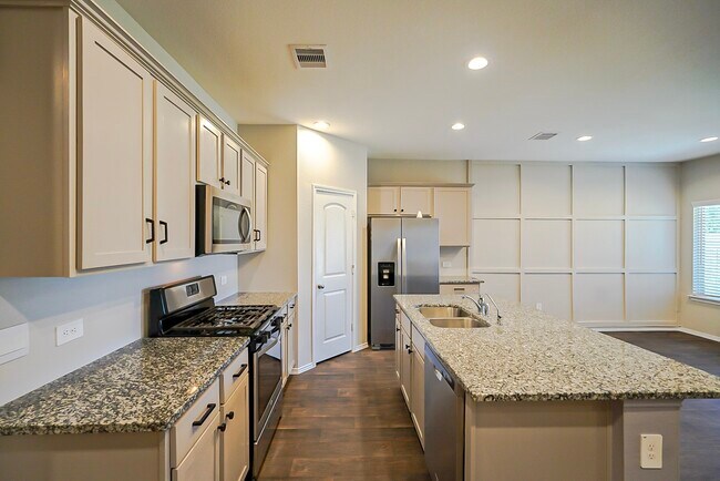Building Photo - 20241 Portbec Dr