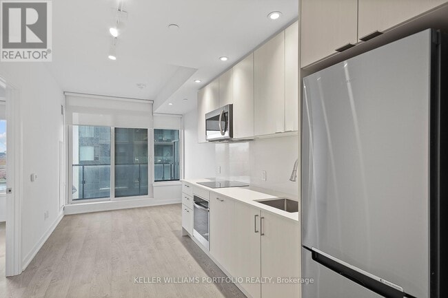 Photo du bâtiment - 1928 Lake Shore Blvd W