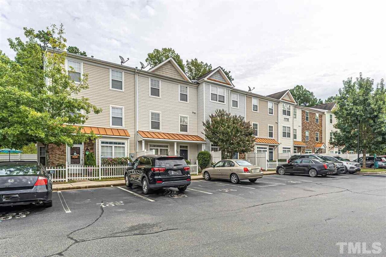Primary Photo - 11720 Mezzanine Dr