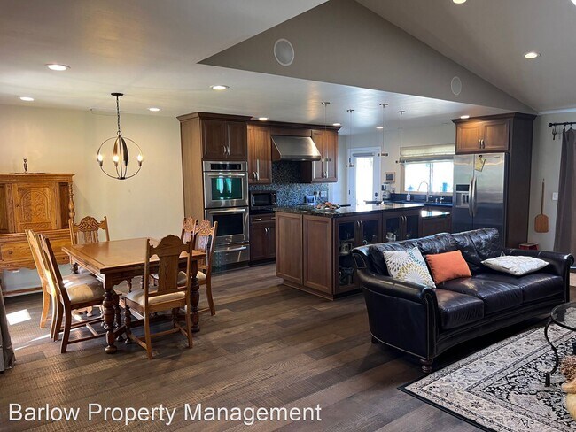 Building Photo - 2 br, 3 bath House - 15118 Village 15