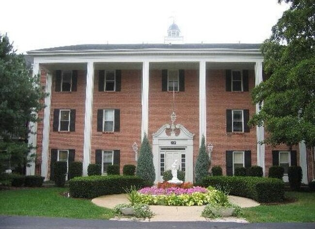 Foto del edificio - 5101 Carriage Way Dr