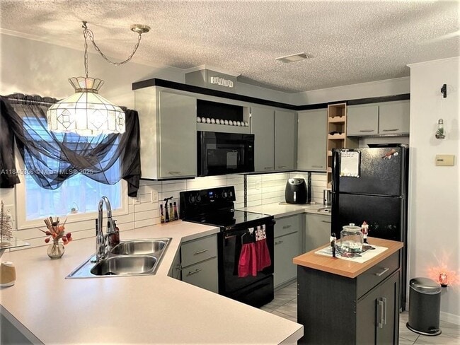 Building Photo - 8671 SW 18th Pl