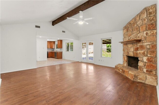 Foto del edificio - 2308 Stone River Dr