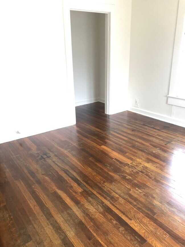 Foto del edificio - 522 E Myrtle St