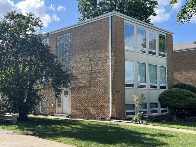 Foto del edificio - 3014 Harlem Ave