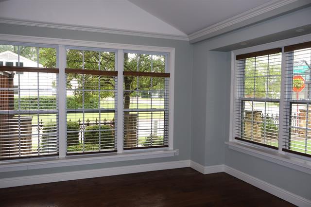 Foto del edificio - 4902 W Mockingbird Ln