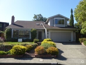 Building Photo - 51 Meadowood Dr