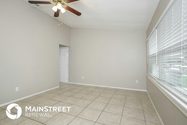 Foto del edificio - 1547 Elmwood Ave