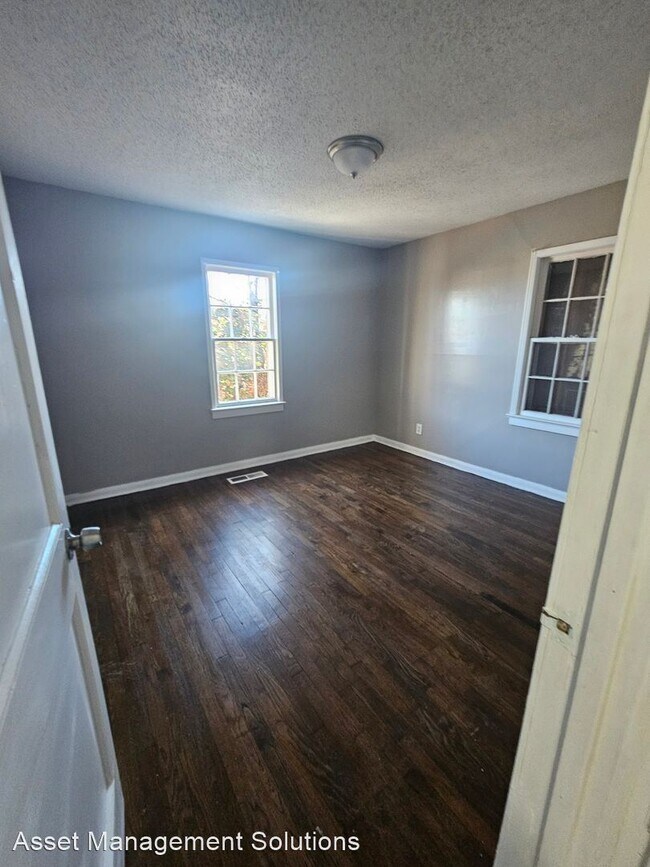 Foto del edificio - 5 br, 1.5 bath House - 210  E Northrup Drive