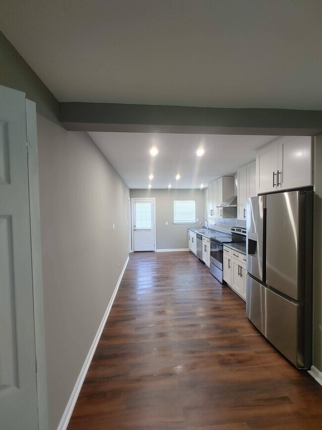 Building Photo - 2327 Lawson Ave