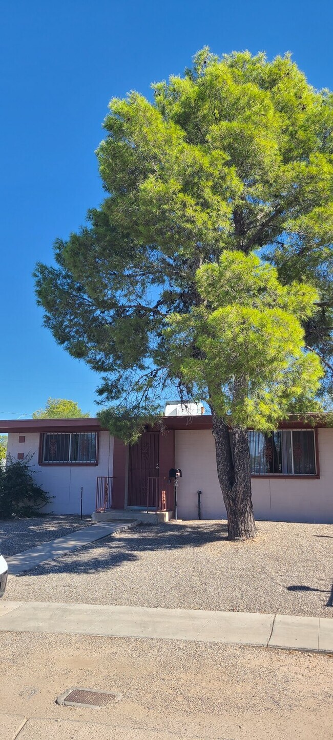 1375 E Louisiana Dr, Tucson, AZ 85706 Townhome Rentals in Tucson AZ