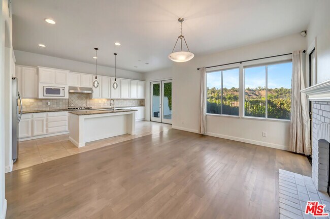 Foto del edificio - 24819 Cll Cedro