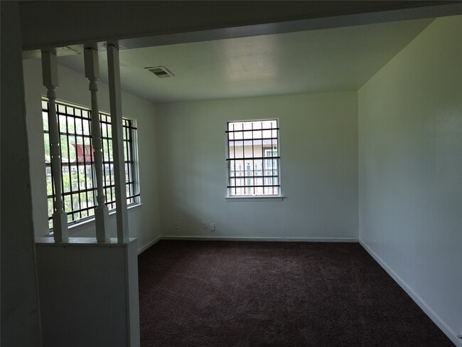 Building Photo - 8022 Woodlyn Rd