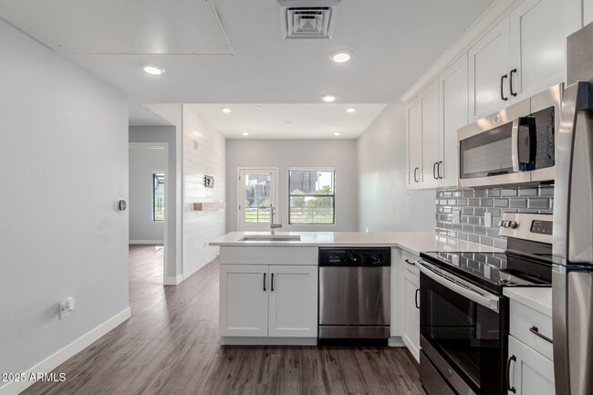 Foto del edificio - 475 N 9th St