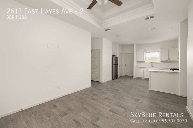 Foto del edificio - 2613 W Hayes Ave