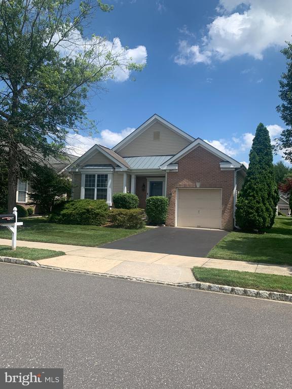 Primary Photo - 207 Devon Ln
