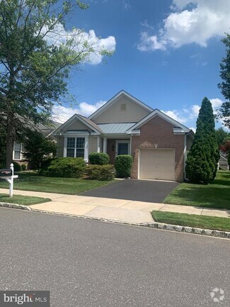 Building Photo - 207 Devon Ln
