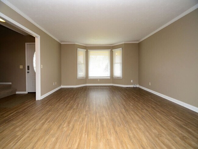 Building Photo - 742 N 155th Ave